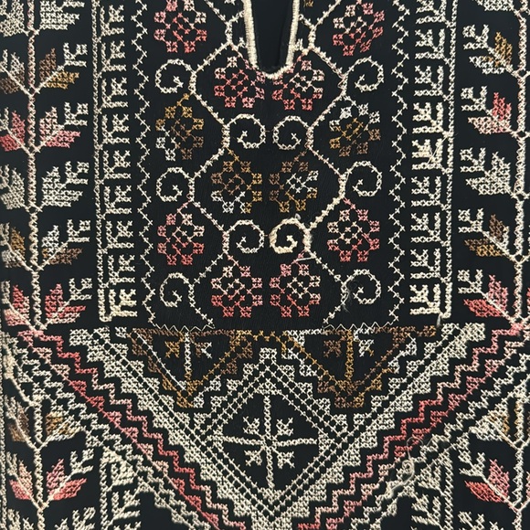 Embroidered Womens Dishdasha - Picture 3 of 8